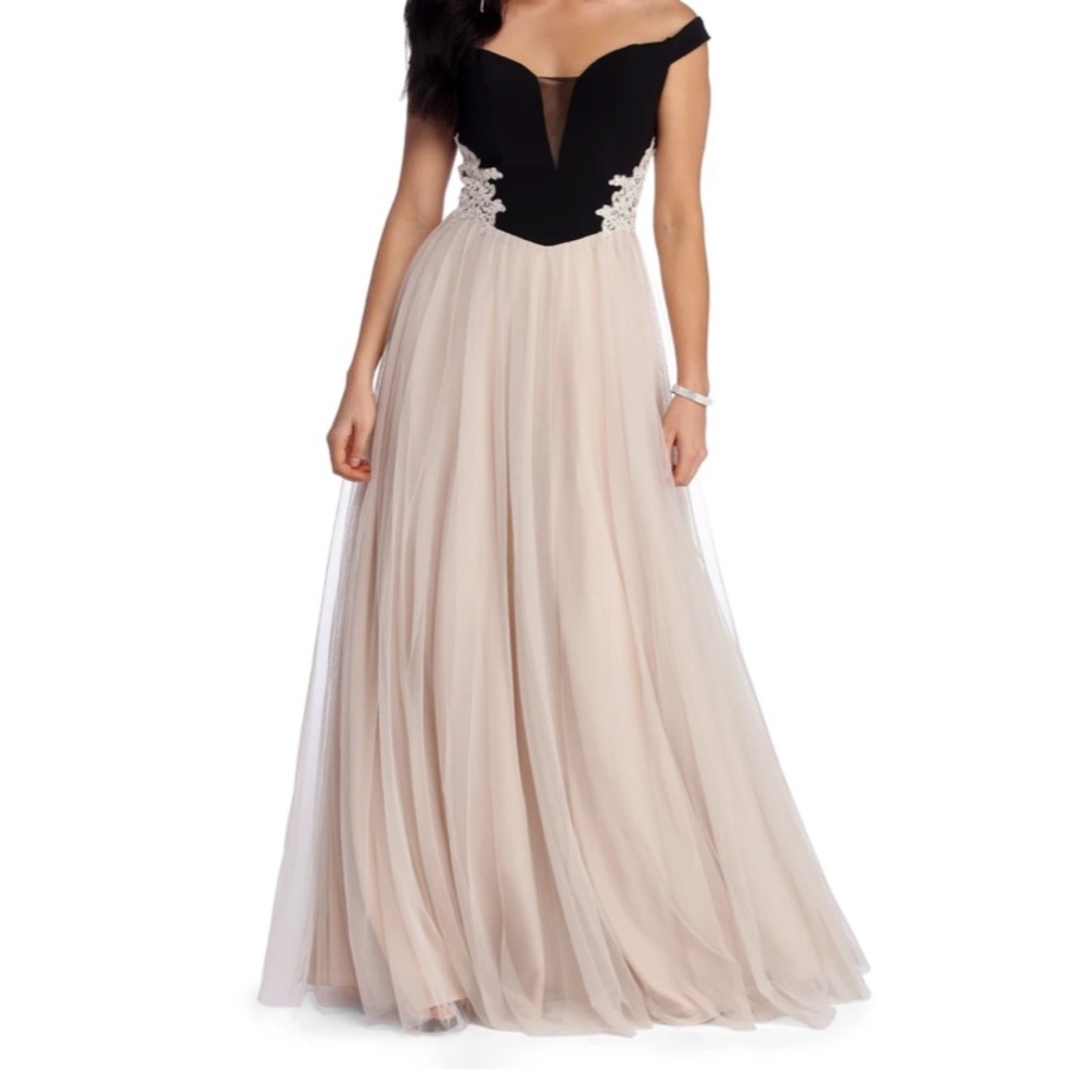 GOLD AND BLACK PROM DRESS